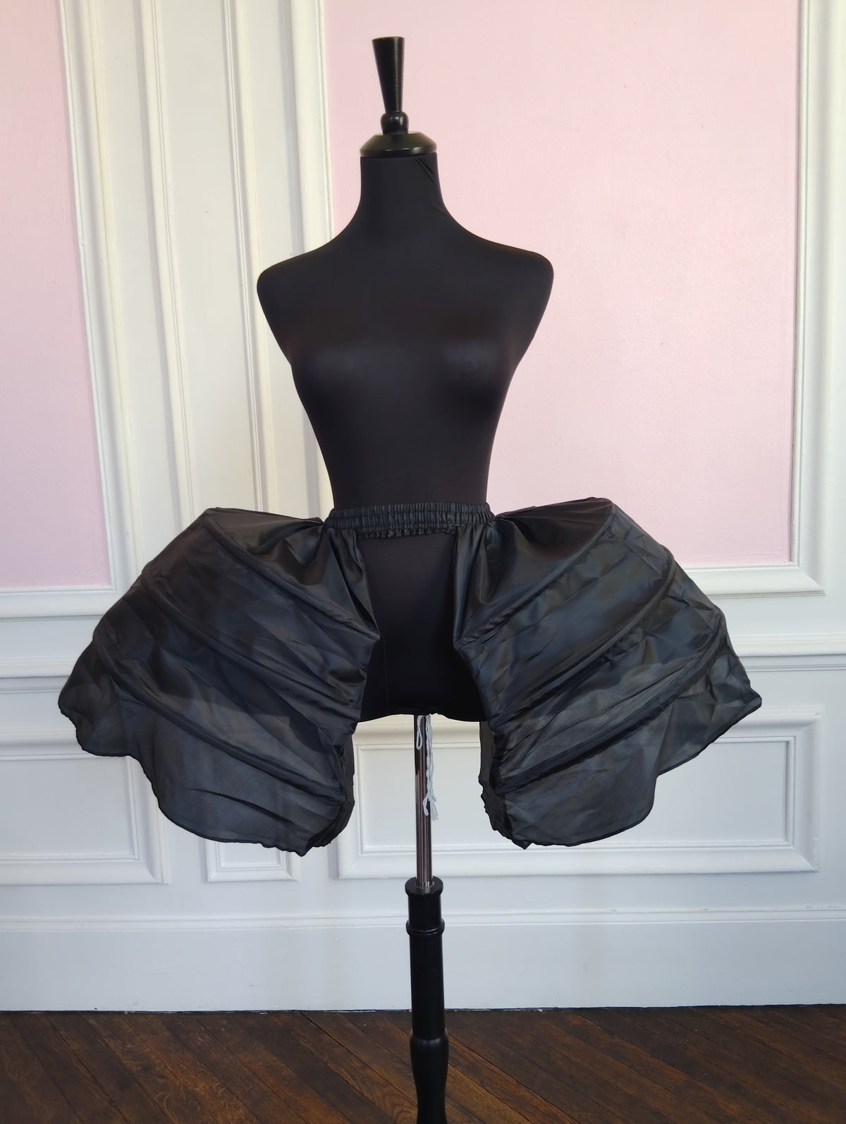Jupon Court Noir Victorien 3 Cerceaux, Crinoline Steampunk Gothique